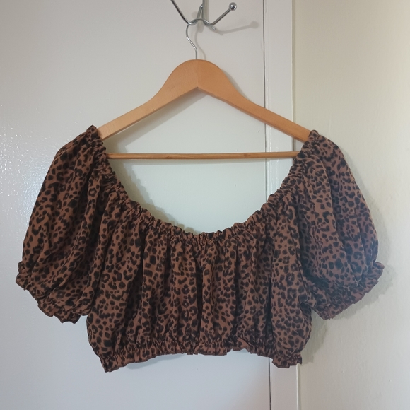 Tie Front Leopard Top - Picture 4 of 4